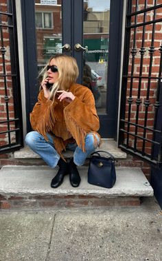 Courtney Grow, What To Wear In Paris, Casual Fall Outfit, Chic Purses, Working Overtime, Streets Of Paris, French Girl Style, Cold Weather Fashion, Oversized Coat