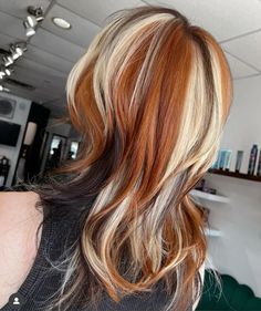 Calico hair inspo inspiration dyed wolf cut haircut skunk hair y2k highlight chunky highlights Hair Color Ideas For Extensions, Hair Colour Streak, Neopaliton Hair, Blonde Hair With Pop Of Color, Blonde And Orange Hair, Dyed Wolf Cut, 2 Color Hair, Wolf Cut Haircut, Copper Shag