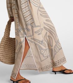 Printed linen tunic in neutrals - Tory Burch | Mytheresa Tory Burch Outfits, Leather Thong Sandals, Linen Tunic, Style Maxi Dress, Printed Linen, Color Names, Designing Women, Tory Burch, Clothing And Shoes