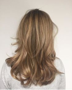 Sandy Blonde Balayage, Hair Dressers, Bronde Hair, Sandy Blonde, Dirty Blonde Hair, Honey Blonde Hair, Blonde Hair Looks, Corte De Cabelo Masculino, Natural Blondes