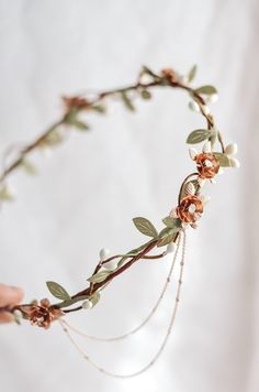 Rose Gold Flower Crown Rose Pip Vine Circlet Whimsical - Etsy Metal Flower Crown, Gold Flower Crown, Wedding Circlet, Bridal Circlet, Greek Hair, Fantasy Ball, Fantasy Jewellery, Gold Wedding Flowers, Woodland Crown