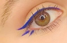 Make Up Festival, Eyeliner Simple, Eyebrow Trends, Red Eyeliner, Festival Ideas, Doll Eye Makeup, Casual Makeup, Makeup Accesories, Graphic Eyeliner