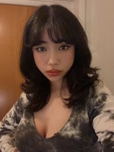 Haircuts For Shoulder Length Hair With Bangs, Short Hair With Side Bangs And Layers, Straight Short Hairstyles With Bangs, Hair Cuts With Bangs, Shoulder Length Haircuts For Fine Hair, Short Hair For Chubby Faces, Shoulder Length Hair With Bangs, Haircut For Face Shape, Bangs With Medium Hair