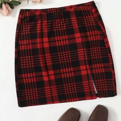 Never Worn Red And Black Plaid Thigh Split High Waisted Mini Slight Stretch Black Plaid Skirt Outfit, Black Plaid Skirt, Pu Skirt, Red Plaid Skirt, School Uniform Fashion, Pu Leather Skirt, Holiday Skirts, Casual Skirt Outfits, Women Skirts