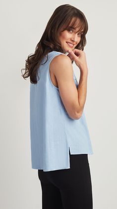 Great to pair with a skirt or casual jeans, this sleeveless linen blend top has unique pleat detailing and ties at the collar to elevate your style. Sleeveless Tie detail at neckline High low step hem Ellen Tracy, A Skirt, Navy Floral, Casual Jeans, Linen Blend, Fabric Care, High & Low, High Low, Sleeveless Top