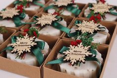 christmas scented soa favor gift Christmas Bridal Shower Favors, Christmas Table Favors, Christmas Party Favors Diy, Christmas Scent, Wedding Soap, Christmas Wedding Favors, Christmas Urns, Soap Gifts, Winter Wedding Favors