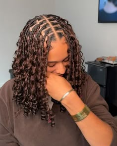 Your favorite BRAIDER 💖 on Instagram: "Ate on the bob AGAIN 😍😍 I love doing her hair🫶🏾  November bookings are open go book nowww!! - bob boho knotless  - 5 1/2 hours  . . . . . #bobstyle #bohoknotlessbraids #knotlessbraids #braids #braider #braidstyles #bobbraids #757hairstylist #757hair #757braids #757braider #vahairstylist #vahair #vabraids #nsubraids #nsubraider #protectivestyles #trendyhair #hairinspo #fyp #explore #explorepage #viral" Boho Knotless Braids Bob Color, Brown Boho Bob Knotless Braids, Brown Short Boho Braids, Knotless Boho Braids Bob, Braided Boho Bob, Bob Boho Knotless Braids, Boho Knotless Braids Bob, Boho Braids Bob, Short Bohemian Knotless Braids