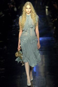 Jean Paul Gaultier Fall 2006 Ready-to-Wear https://www.vogue.com/fashion-shows/fall-2006-ready-to-wear/jean-paul-gaultier/slideshow/collection#1 Tanya Dziahileva, Dress Over Pants, Paul Gaultier Spring, Classy Clothes, Gauze Dress, Bubble Dress, Story Inspiration, Paul Gaultier