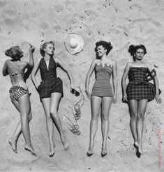 Four Women, Fotografi Vintage, Adored Vintage, Look Retro, Vintage Fashion Photography, 1950s Style