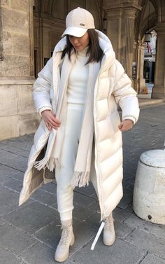 White Parka Outfit Winter, Jas Outfit, Vinter Mode Outfits, Winter Outfits Warm, Classy Winter Outfits, Ootd Winter, Chic Winter Outfits