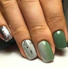 Grey And Green Nails Ideas, Unghie Sfumate, Green Nail Art, Green Nail Designs, Grey And Green, Spring Nail Art, Gel Nail Designs