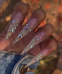 Acrylic Nail Designs Classy, Stilleto Nails Designs, Long Stiletto Nails, Sassy Nails, Glamour Nails, Gel Nails Diy, Pointed Nails, Nails Design With Rhinestones, Stiletto Nails Designs