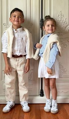 Old Money Family Outfits, Rich Children Aesthetic, Baby Boy Outfits Old Money, Old Money Kids Aesthetic, Elegant Kids Outfit, Old Money Kids Outfits Girl, Preppy Little Kids, Old Money Parenting, Old Money Kids Outfits Boy