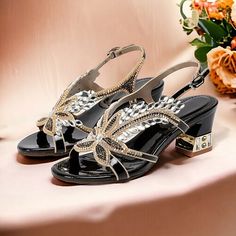 Wedding Shoes Sandals, Fashion Cowboy Boots, Boho Chic Outfits, Wedding Sandals, Cowboy Style, Womens Wedding Shoes, Designer Heels, Beautiful Shoes, Strappy Heels