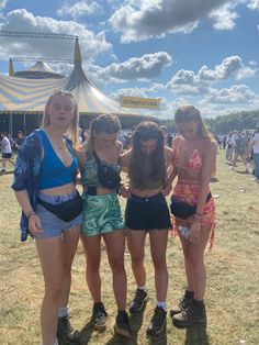 Summer Outfits 2023 Uk, Sundown Festival Outfits, Nz Festival Outfit, Festival Outfits 2023 Uk, Soundsplash Outfits, Festival Outfit Reading, Leeds Festival Outfits Uk, Belsonic Outfit, Reading And Leeds Festival Outfits