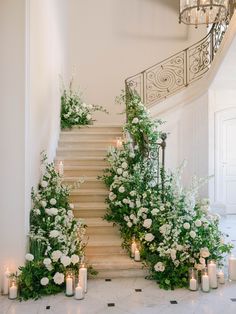 #wedding #weddingflowers #firstlook #brideandgroom #floralarrangement #floraldesign #floraldesigner #floralinspiration #weddingflowers #weddingflorals #weddingflowersdecor #weddingflorist #weddingflowerinspiration #weddingflowerideas #weddingflowerideas #chateauwedding #provencewedding #provenceweddingflorist Foliage Wedding Decor, Green And White Wedding Flowers, Wedding Stairs, White Floral Decor, White Floral Arrangements, Green Wedding Flowers, Braun Design