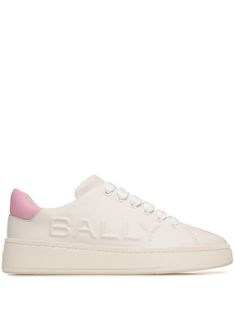 white/pink calf leather smooth grain embossed logo to the side and rear logo-debossed tongue contrasting heel counter round toe front lace-up fastening branded insole flat rubber sole Pink Low-top Sneakers With Logo, Leather Platform Sneakers With Logo Print And White Sole, Low-top Logo Embellished Sneakers For Streetwear, Leather Platform Sneakers With Logo Print, Calf Leather Sneakers With Logo And Round Toe, White Low-top Platform Sneakers With Logo Detail, White Low-top Platform Sneakers With Logo, White Leather Platform Sneakers With Logo, Pink Leather Sneakers With Logo