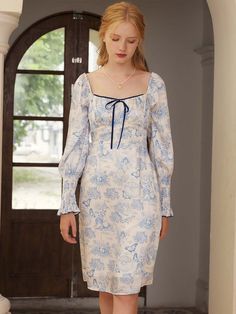 White Square Neck Printed Dress, Elegant Printed Dress With Square Neck, White Printed Dresses With Square Neck, Elegant Square Neck Printed Dress, Blue Printed Dresses With Square Neck, Blue And White Print, Body Proportions, Retro Blue, Flash Sale