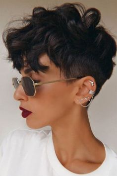 Autumn Haircut, Pixie Haircut Styles, Aesthetic Blonde, Feminine Pixie, Blonde Pixie Cut, Pixie Wig, Blonde Pixie Hair, Short Blonde Haircuts