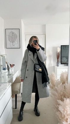 Natural Outfit, Wool Coat Outfit, Mantel Outfit, Nyc Winter Outfits, Winter Coat Outfits, Ny Outfits, Thanksgiving Outfit Women, Cute Thanksgiving Outfits