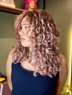 curly pink hair Blonde Curly Hair Pink Highlights, Pink Brown Curly Hair, Curly Neopolitan Hair, Pink Dyed Curly Hair, Pink Blonde Brown Hair, Pink Curly Hair Highlights, Brown Pink And Blonde Hair, Curly Hair Pink Highlights, Neapolitan Hair Color