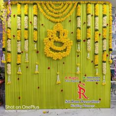 Latest House Warming Decorations Indian, Satyanarayana Vratham Decoration Ideas, Diy Indian Backdrop Ideas, Housewarming Backdrop Ideas, Vratam Decoration Ideas, Vratham Decoration Satyanarayana, Simple Decoration For Engagement At Home, Pelli Kuthuru Decoration At Home, Wedding Stage Design Simple