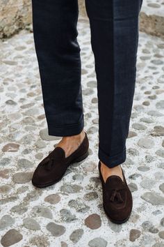 Mens Gucci Shoes, Mocassins Men, Tassel Loafers Men, Mens Fashion Aesthetic, Backless Loafers, Mens Loafers, Italian Leather Shoes