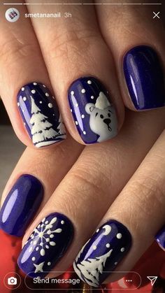 It can be anything, as long as it's holiday-themed! Xmas Nail Art, Unghie Sfumate, Fingernail Designs, Christmas Nails Easy, Pretty Nail Designs, Nail Art Designs Diy