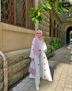 Abaya Pakistani Style, Muslim Girl Outfits Modest Fashion, Outfits For Hijabi Girl, Abaya Outfit Ideas Casual, Hijab With Gown, Aesthetic Abaya Outfits, Muslim Girls Outfit, Hijab Pakistani Outfit, Modest Gowns Hijab