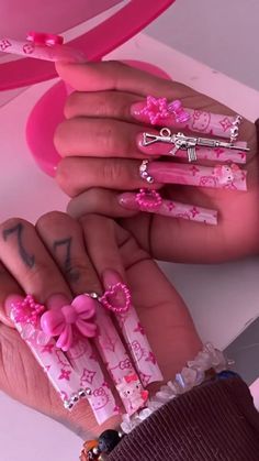 Extra Acrylics, Baddie Y2k Nails, Stilleto Nails Designs, Glow Nails, Hello Kitty Nails