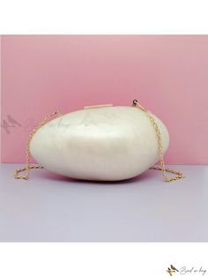 Bird in Bag - Exquisite Acrylic Shell-shaped Party Clutch Bag, showcasing European and American Styling, featuring Chain Strap - A Sophisticated Evening Bag for Weddings, Parties, and Special Events Party Clutch, Chain Pattern, Box Bag, Bird In Bag, Mini Fashion, Bag Bag, Chain Strap, Apricot, Evening Bags