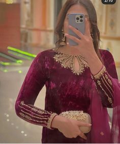 Velvet Suit Design, Long Blouse Designs, Simple Dress Casual, Velvet Dress Designs, Zari Embroidery, Simple Kurta Designs, Pakistani Fancy Dresses, Pakistani Dresses Casual, Pakistani Fashion Party Wear