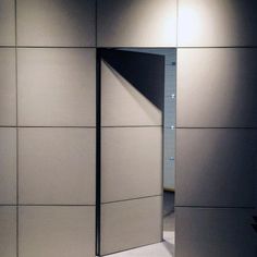 Pintu kamuflase kamar mandi merupakan salah satu inovasi dalam dunia desain interior karena tak hanya berfungsi sebagai akses keluar masuk, tetapi juga menambah nilai aesthetic yang selaras dengan corak dinding. Jika merujuk Kamus Besar Bahasa Indonesia (KBBI), kamuflase memiliki makna samar atau pengelabuan. Dalam konteks desain interior, pintu kamuflase kamar mandi adalah konsep pintu yang […]
Posting 7 Desain Pintu Kamuflase Kamar Mandi untuk Interior Rumah Mewah, Privasi Terjaga! di...