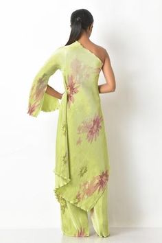 Shop for Kiran Uttam Ghosh Green Pleated Polyester Mix Floral Print One Shoulder Dress for Women Online at Aza Fashions Spring One-shoulder Dress With Side Slits, Spring One Shoulder Dress With Side Slits, Summer Floor-length Asymmetrical Dress For Cocktail, Fitted Asymmetrical Floral Print Maxi Dress, Fitted Asymmetrical Maxi Dress With Floral Print, Floor-length Asymmetrical Dress For Summer Cocktail, Summer Maxi Dress With Asymmetrical Neckline And Side Slits, Off-shoulder Maxi Dress With Side Slits For Spring, Off-shoulder Floral Maxi Dress For Cocktail