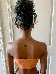 back tattoo, spine tattoo, minimalist tattoo, small tattoo, women tattoo, tattoo inspiration, tatuagem ideas, tatuagem nas costas, tatuagem no pescoço, diamond tattoo Tattoo Ideas Behind Neck, Baddie Tattoo Placement, Back On Neck Tattoo, Star Tattoos Spine, Tigrinya Tattoo, Bottom Neck Tattoo, Below Neck Tattoo, Star Tattoos Neck, Tattoo On The Back Of The Neck