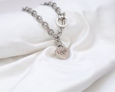 ✨Personalized Heart Shape Link Chain Bracelet for Women, Handmade Minimalist Jewelry, Birthday Gift for Her, Valentines Day Gift, Gift for Him, Customise Gift  📏 The standard length is 18 cm. This bracelet can be personalized with your choice of name, date, heart, or other symbols and text. It is adjustable to fit any wrist. It is water-resistant and not tarnish. You can wear it in the shower, pool, or anywhere else. It is also anti-allergic and gentle on your skin. This bracelet is a perfect g Jewelry Heart, Gift Valentines Day, Link Chain Bracelet, Minimalist Bracelet, Engraved Jewelry, Name Jewelry, Birthday Gift For Her, Bracelet For Women, Day Wedding