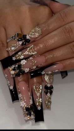 Indian Acrylic Nails, Black And Gold Bling Nails, Mexican Nail Ideas, Black And Gold Nails Design Classy, New Year Acrylic Nails, Cute Baddie Nails Acrylic, Nails With Numbers, Nail Inspo Rhinestones, Capricorn Nails Acrylic