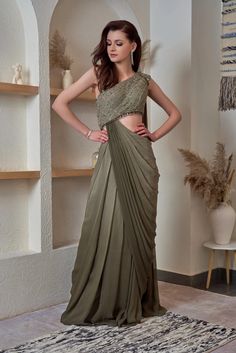 Khaki Ombre Saree – shopnavaa Ombre Saree, Saree Colors, Gown Saree, Ombre Gown, Saree Gowns, Gown For Women, Saree Gown, Trendy Blouse, Drape Saree