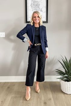 Black top with black wide-leg pants and a Navy blazer. Navy Blue Pinstripe Pants Outfit Women, Blue Blazer Black Pants Women, Navy Blazer Black Pants Outfit Women, Wide Leg Navy Pants Outfit, Blue Top Black Pants, Navy Wide Leg Pants Outfit, Navy Blazer Women