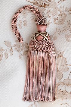 キータッセル  (1本) Red Velvet Curtains, Tea Boxes, Designer Tassels, Tassel Ornament, Curtain Tiebacks, Pink Bedrooms, Raspberry Color, Pink Tassel, Curtain Ties