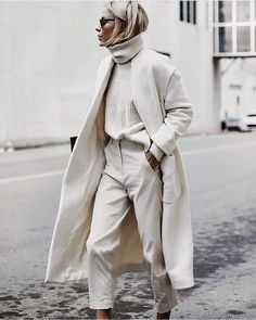 Mango Coats, Scandinavian Fashion, White Turtleneck, Inspiration Mode, Fashion Chic, White Fashion