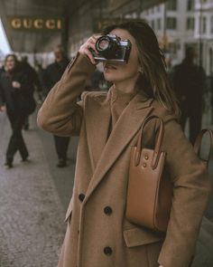 Stil Boho, Easy Style, Foto Poses, Dark Academia Aesthetic, Mode Ootd, Light Academia, Brown Aesthetic, 가을 패션, Fotografi Potret