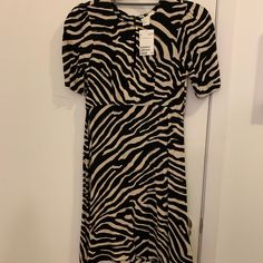 Nwt Zebra Printed Dress Casual Zebra Print Mini Dress, Spring Zebra Print Midi Dress, Spring Midi Dress In Zebra Print, Spring Midi Dress With Zebra Print, Chic Zebra Print Mini Dress, Fitted Zebra Print Dress For Spring, Elegant Zebra Print Dress For Night Out, Spring Night Out Zebra Print Dress, Fitted Zebra Print Mini Dress