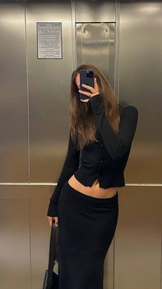 160 Cm Height Woman Outfit, Dinner Outfit Casual, Sweat Gris, Outdoor Streetwear, Latina Outfits, Outfits For Work, Outfit Chic, Uni Outfits, Looks Party