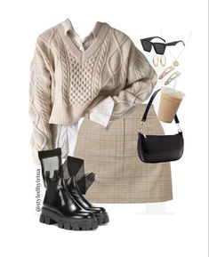 Academia Outfit Inspiration, Sweater With Skirt, Uggs Fall, Fall Academia, Smile Makeup, Outfit Simple, Outfit Cute, Cute Sweater