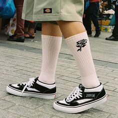 Vans Y2k Outfit, Half Cabs Vans, Vans Half Cab Outfit, Half Cab Vans, Vans Outfit Men, Vans Sk8 Low, 90s Shoes, Vans Socks, Camo Shoes