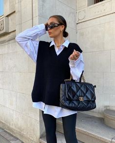 b29eed44276144e4e8103a661f9a78b7desc52857792ri Sweater Vest Outfit, Oversized Vest, Oversize Pullover, Oversize Casual, Loose Pullover, Vest White, Vest Outfits, Sweater Material, Mode Vintage