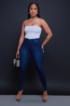 Curvy Casual Outfits, Boutique Style Outfits, Fitness Models Female, Curvy Women Jeans, Stretchy Jeans, Waist Jeans, Jeans Online, Designer Jeans, Wide Leg Denim