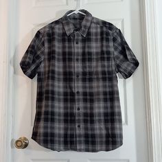 Details: Harley-Davidson Short Sleeve Button Up Shirt Flannel Black Gray Plaid Mens Large Harley-Davidson Buttons, One Pocket, No Other Logos. See Photos For Measurements. Size And Material Estimated Due To Missing Tags. Color: Black/Gray Plaid Material: Cotton Flannel Style: Casual, Short Sleeve, Button Down, Cotton Shirt. Condition: Never Worn, Laundered Once. Size Tag Missing. About Me: I Am Open To Reasonable Offers. Same Or Next Business Day Shipping. All Used Items Are Washed And/Or Thorou Flannel Style, Short Sleeve Flannel, Shirt Flannel, Flannel Fashion, Harley Davidson Shirt, Gray Plaid, Short Sleeve Button Up, Short Sleeve Button, Cotton Flannel