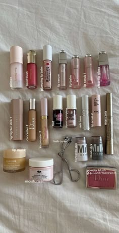 Makeup Bag Essentials, Smink Inspiration, Makeup Needs, روتين العناية بالبشرة, Make Makeup, Skin Care Makeup, Makeup Obsession, Makeup Items, Skincare And Makeup